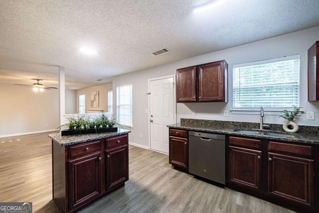 596 Vaughan Drive, Hampton, GA 30228