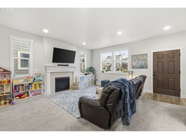 10335 Nw 292ND Ave, North Plains, OR 97133