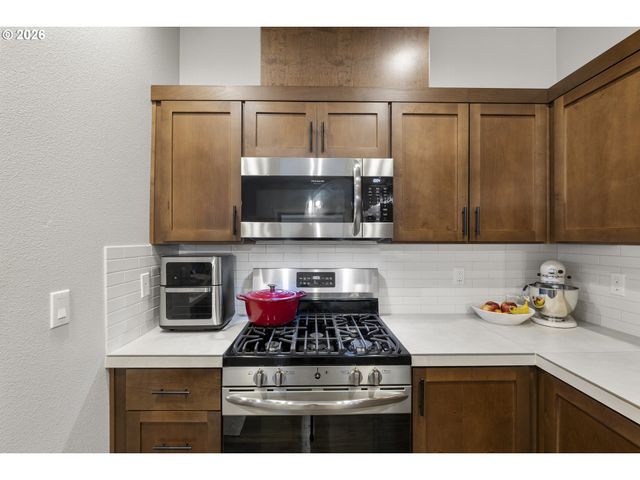 10335 Nw 292ND Ave, North Plains, OR 97133