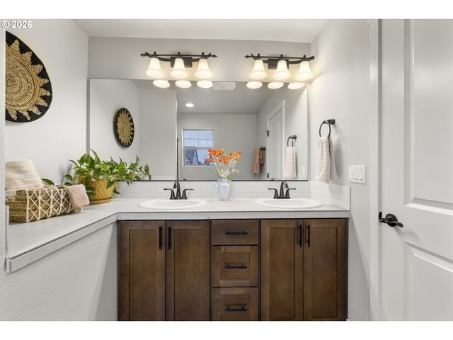 10335 Nw 292ND Ave, North Plains, OR 97133