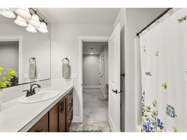 10335 Nw 292ND Ave, North Plains, OR 97133