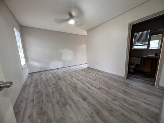 225 Glendale Dr, Corpus Christi, TX 78404