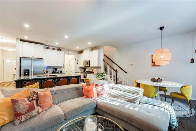 6167 Centennial Run, Atlanta, GA 30349