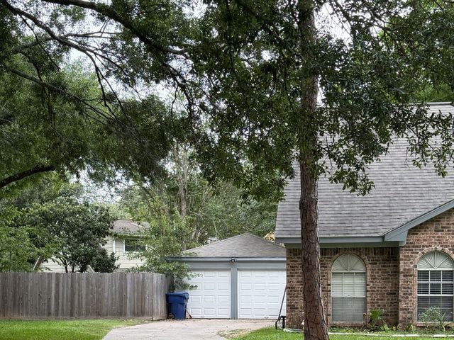 3127 Apple Drive, Houston, TX 77459