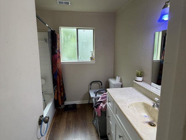 3127 Apple Drive, Houston, TX 77459