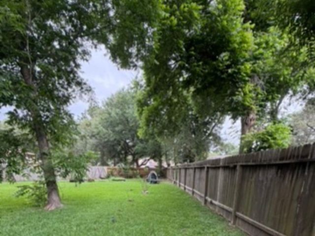 3127 Apple Drive, Houston, TX 77459