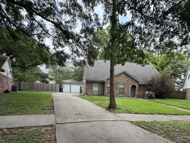 3127 Apple Drive, Houston, TX 77459