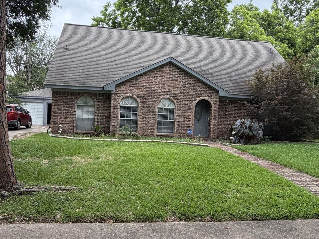 3127 Apple Drive, Houston, TX 77459