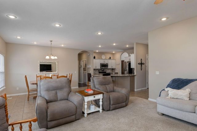 5723 S Parkhill Avenue, Springfield, MO 65810