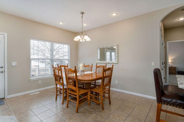 5723 S Parkhill Avenue, Springfield, MO 65810