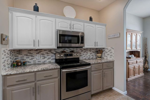 5723 S Parkhill Avenue, Springfield, MO 65810