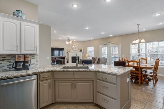 5723 S Parkhill Avenue, Springfield, MO 65810