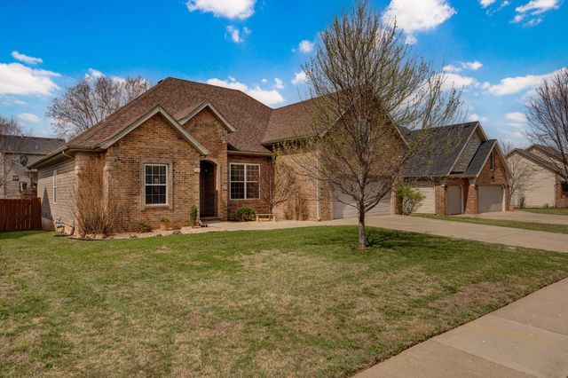 5723 S Parkhill Avenue, Springfield, MO 65810