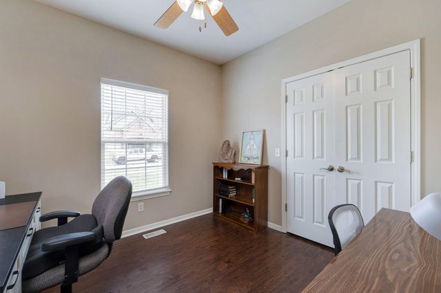 5723 S Parkhill Avenue, Springfield, MO 65810