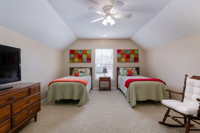 5723 S Parkhill Avenue, Springfield, MO 65810