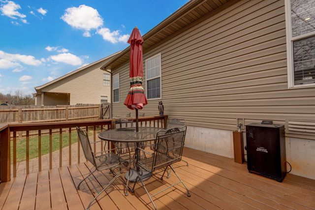 5723 S Parkhill Avenue, Springfield, MO 65810