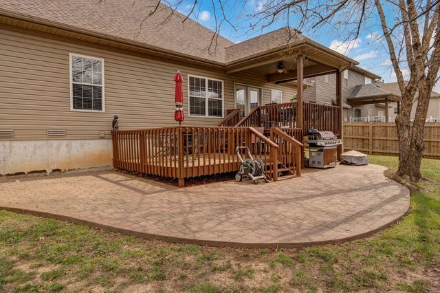 5723 S Parkhill Avenue, Springfield, MO 65810