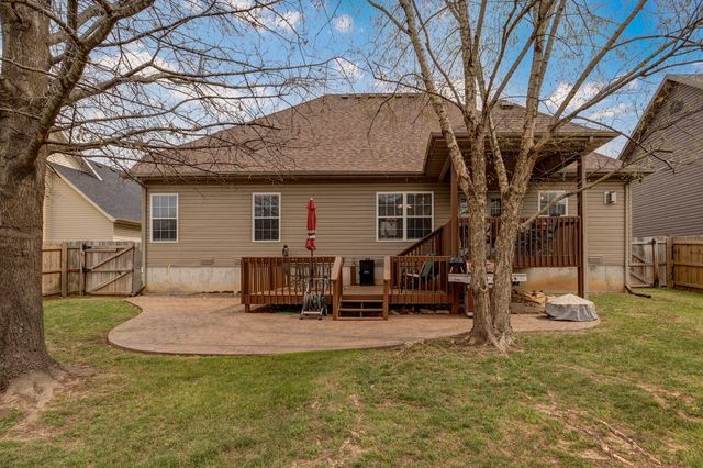 5723 S Parkhill Avenue, Springfield, MO 65810