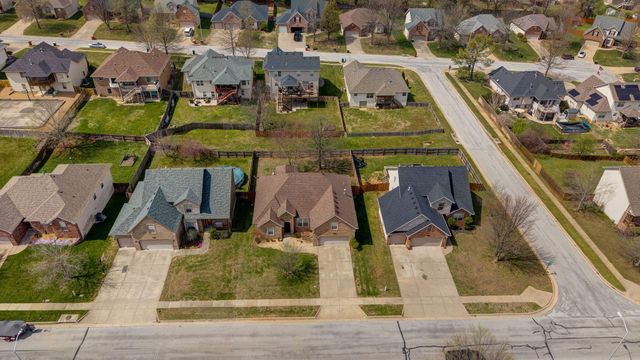 5723 S Parkhill Avenue, Springfield, MO 65810