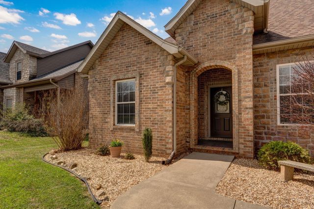 5723 S Parkhill Avenue, Springfield, MO 65810