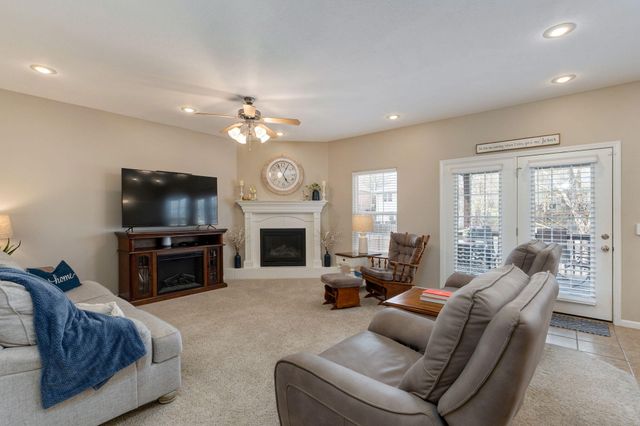 5723 S Parkhill Avenue, Springfield, MO 65810