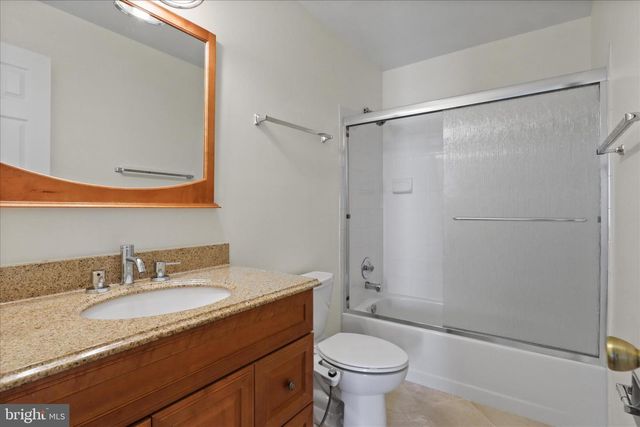 8601 RAGLAN RD, Vienna, VA 22182