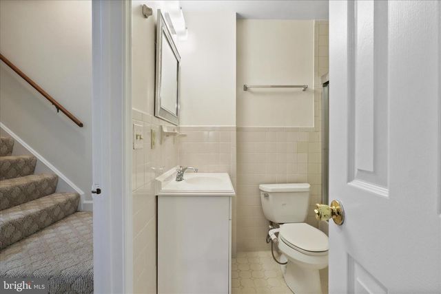 8601 RAGLAN RD, Vienna, VA 22182