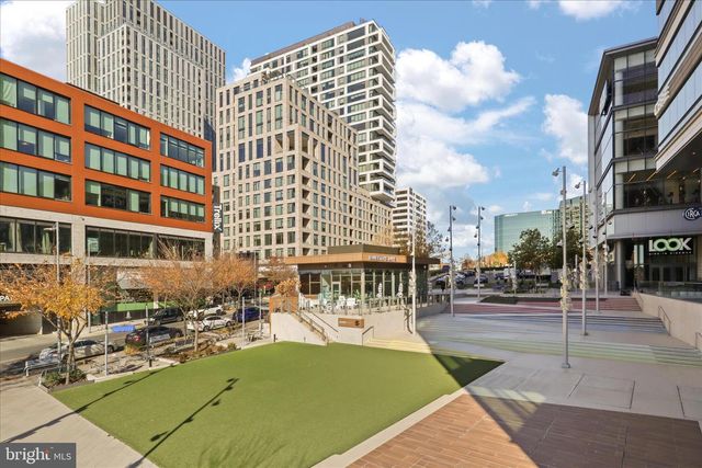 8601 RAGLAN RD, Vienna, VA 22182