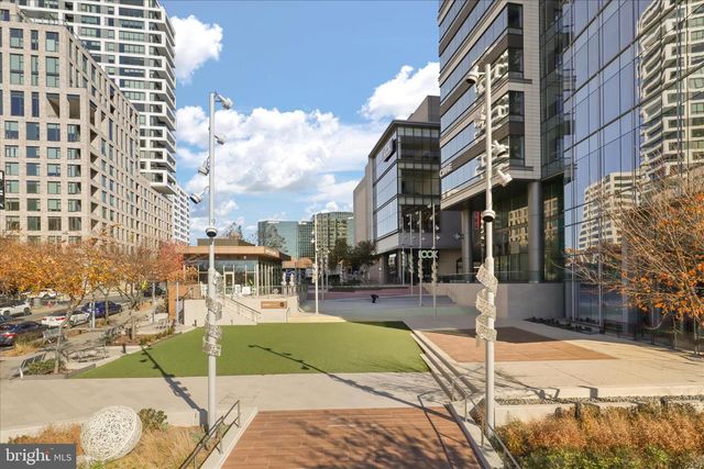 8601 RAGLAN RD, Vienna, VA 22182