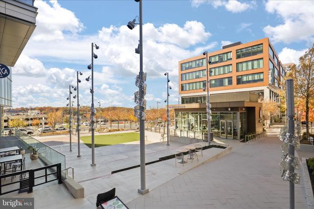 8601 RAGLAN RD, Vienna, VA 22182