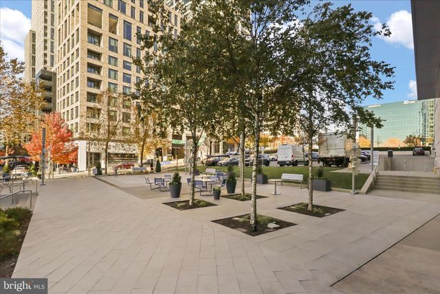 8601 RAGLAN RD, Vienna, VA 22182