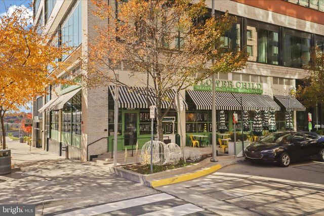 8601 RAGLAN RD, Vienna, VA 22182