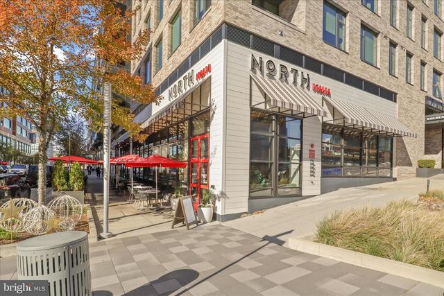 8601 RAGLAN RD, Vienna, VA 22182