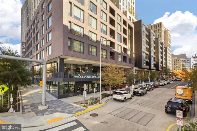 8601 RAGLAN RD, Vienna, VA 22182