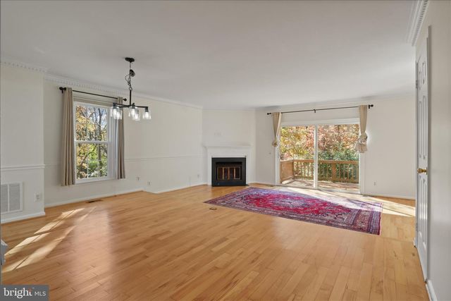 8601 RAGLAN RD, Vienna, VA 22182