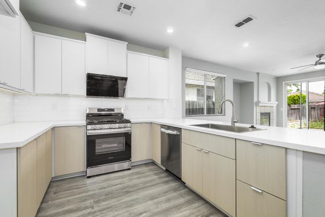 1839 Dawnelle Way, Sacramento, CA 95835