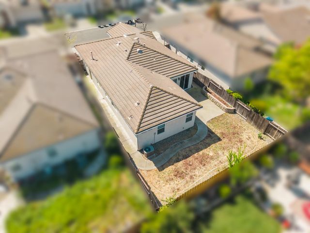 1839 Dawnelle Way, Sacramento, CA 95835