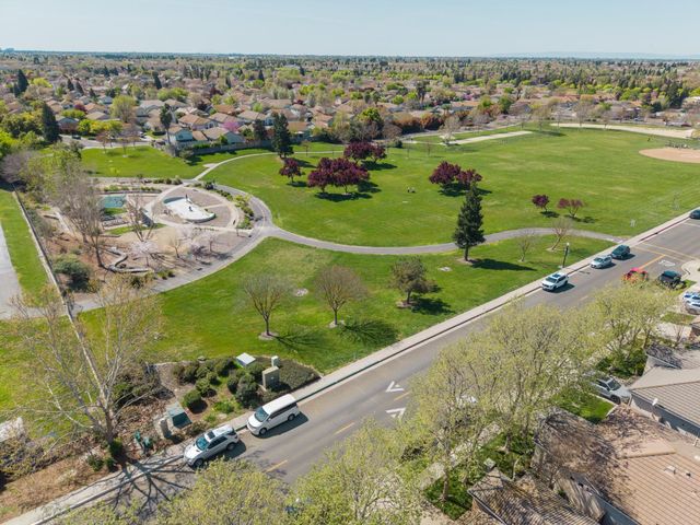 1839 Dawnelle Way, Sacramento, CA 95835