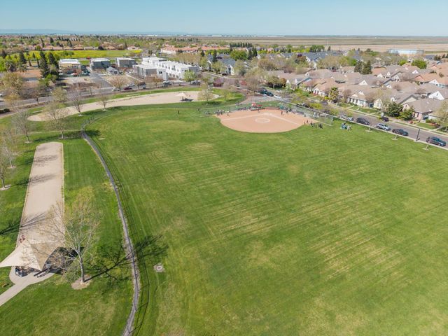 1839 Dawnelle Way, Sacramento, CA 95835