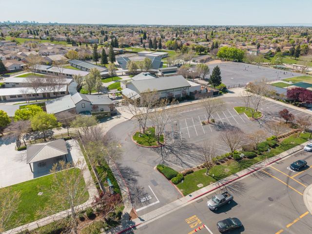 1839 Dawnelle Way, Sacramento, CA 95835