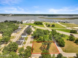 427 Heidenheim Avenue, Biloxi, MS 39530