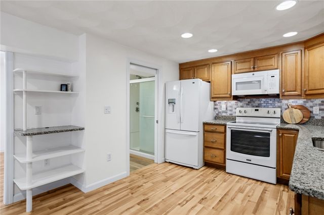 1 Cedar Path, Lincoln, RI 02865