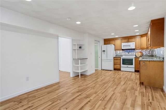 1 Cedar Path, Lincoln, RI 02865