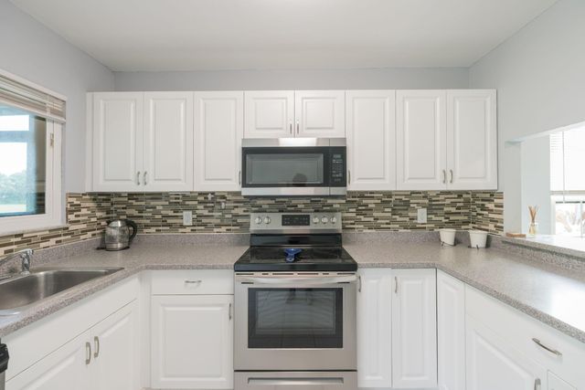 421 SW Bill Traitel Avenue, Port St Lucie, FL 34953