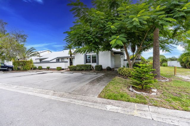 421 SW Bill Traitel Avenue, Port St Lucie, FL 34953