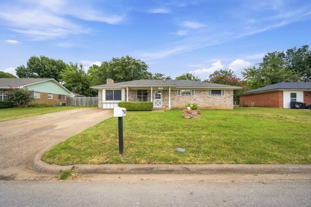 1508 Hillside Drive, Midlothian, TX 76065
