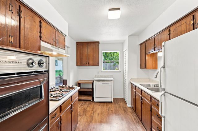 1508 Hillside Drive, Midlothian, TX 76065