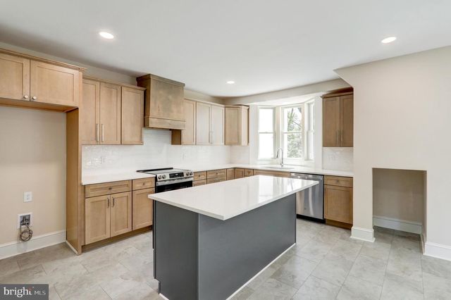 2 N LANDVALE ST, York Haven, PA 17370