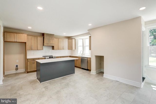 2 N LANDVALE ST, York Haven, PA 17370