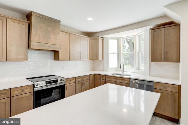 2 N LANDVALE ST, York Haven, PA 17370